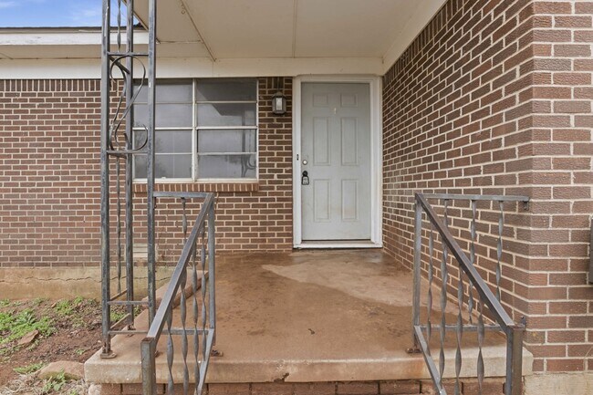 Building Photo - 1520 SE 48th Pl