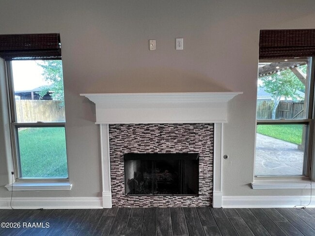 Building Photo - 100 Cautillion Dr