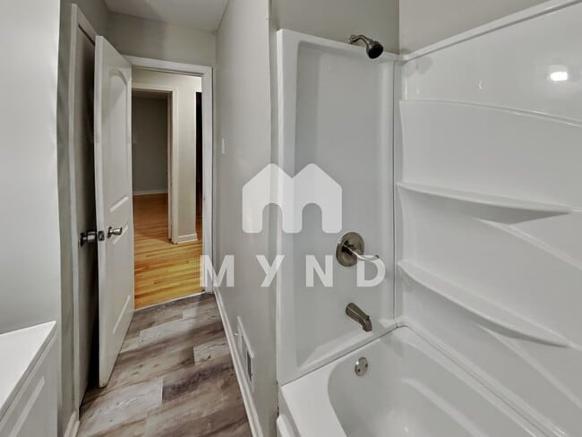 Building Photo - 1229 Lynn Acres Dr