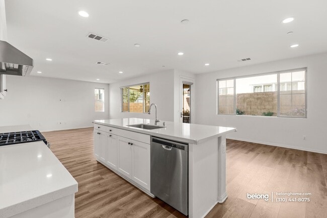 Building Photo - 3915 E Fincastle St