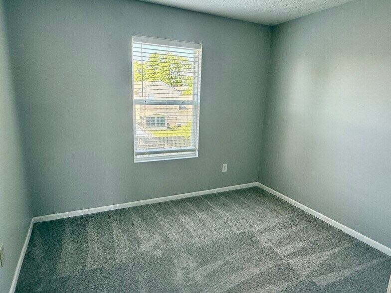 Building Photo - 4681 Grandover Dr