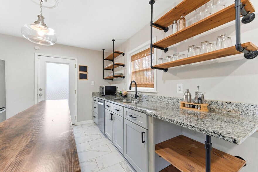 Building Photo - 3136 Forrest Hills Dr SW