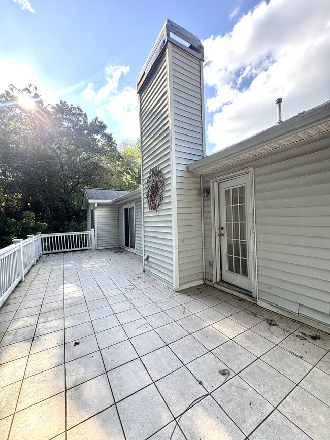Building Photo - 1116 Venice Cir