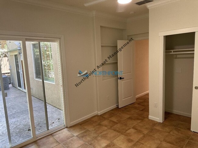 Building Photo - 4BR/3BA w/ Solar + Downstairs Bed/Bath in Whitney Oaks