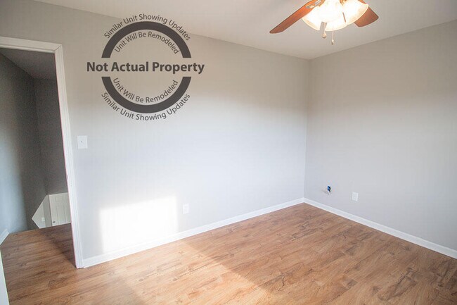 Building Photo - 4620 W Bainbridge Dr