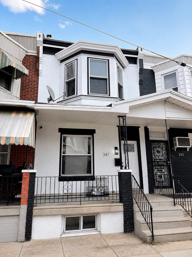 Building Photo - 347 N Robinson St
