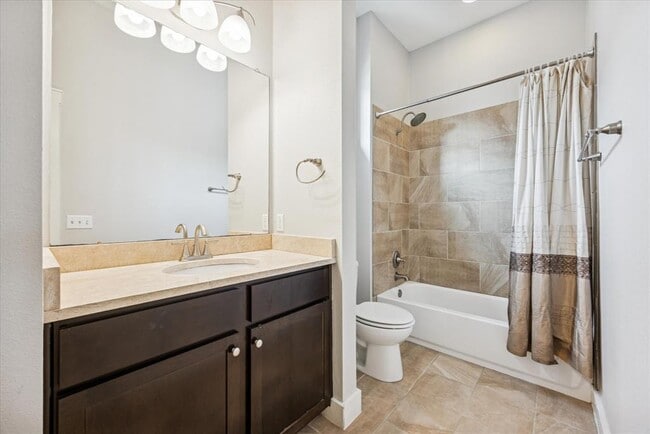 Building Photo - 2520 Bluebonnet Ln