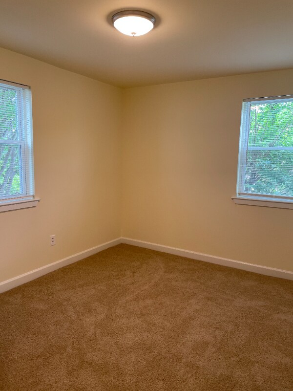 Building Photo - 730 Brandywine St SE