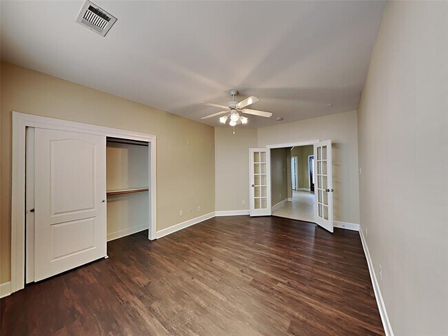 Building Photo - 4730 Plum Forest Rd