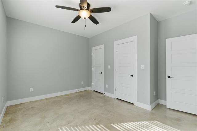 Building Photo - 1004 W Hanna St