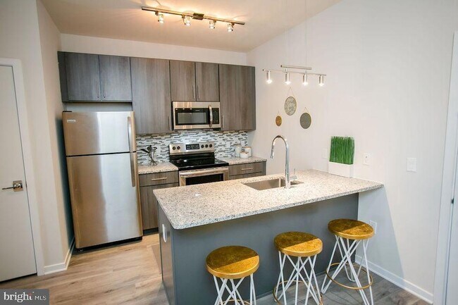 Building Photo - 1410 N 31st Street Unit 1B-1-401