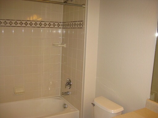 Building Photo - Beautiful 5 Bedroom Home for Rent on Creek...