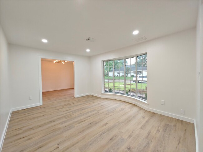 Building Photo - 4106 Clovernook Ln