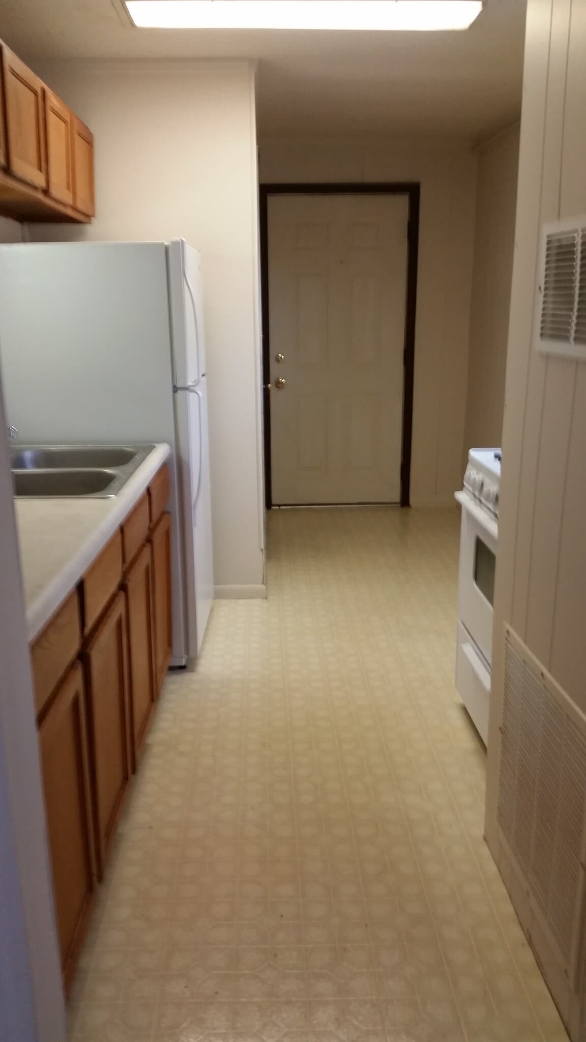 Building Photo - 906 W 3rd St