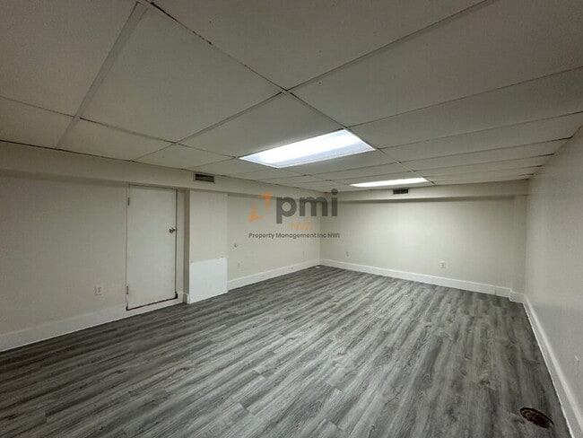 Building Photo - 811 Institute St