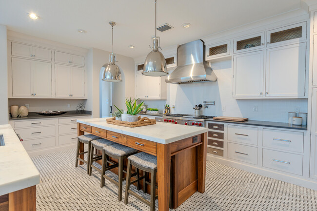 Building Photo - 12373 Equine Ln