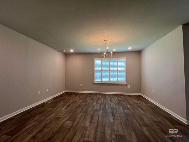 Building Photo - 23904 Songbird Dr