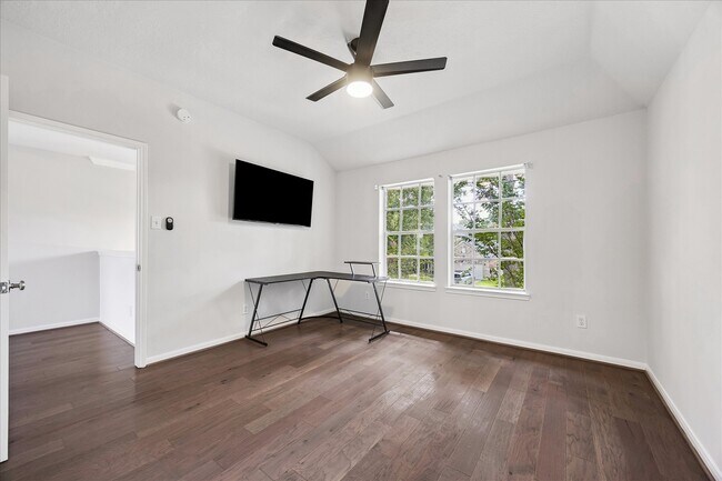 Building Photo - 3214 Trotwood Ln