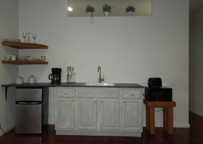 Building Photo - 1801 S 15th St