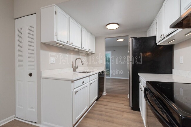 Building Photo - 1617 Congressional Ct