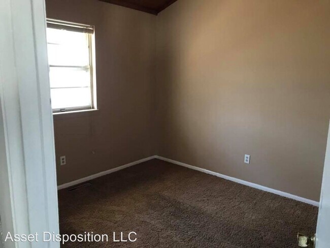 Building Photo - 7000 N Wade School Rd