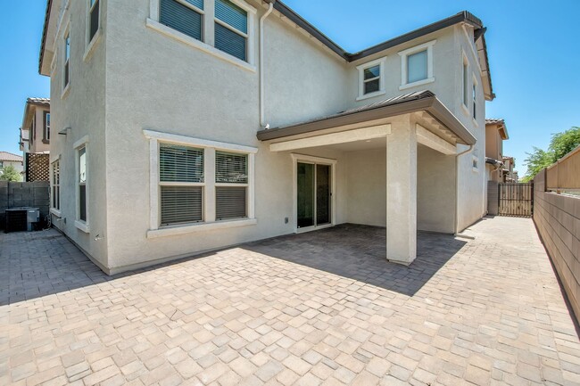 Building Photo - Updated 4 bed/3 bath Home in Gilbert