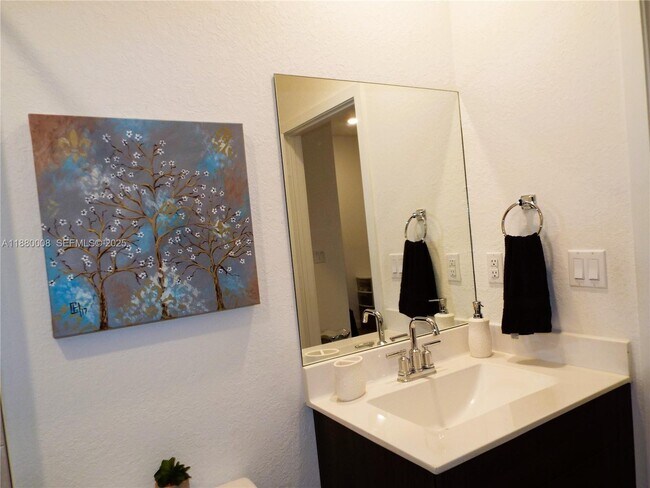 Building Photo - 2363 SE 11th St