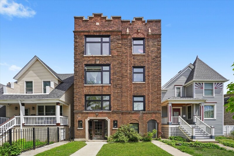 Building Photo - 4129 N St Louis Ave