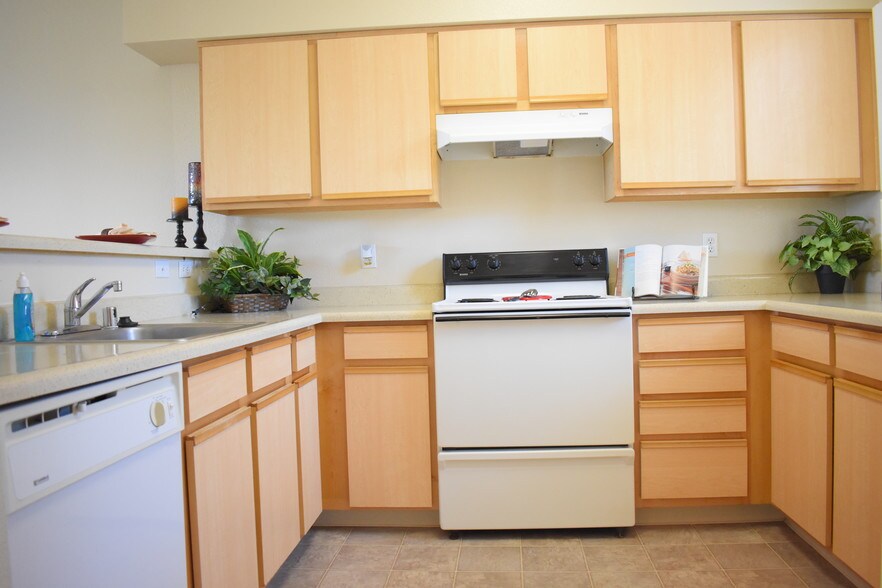 Kitchen - Market Gateway Apartments