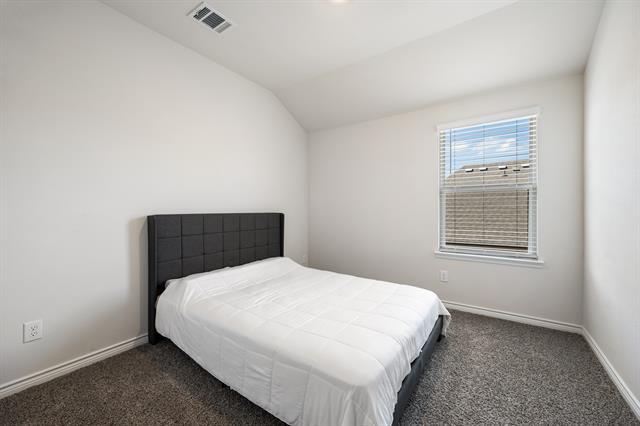 Building Photo - 2016 Saddle Wy