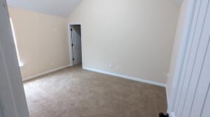 Building Photo - 718 Erika Ln