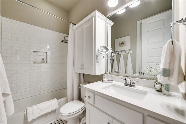 Building Photo - 3828 Killian Ct