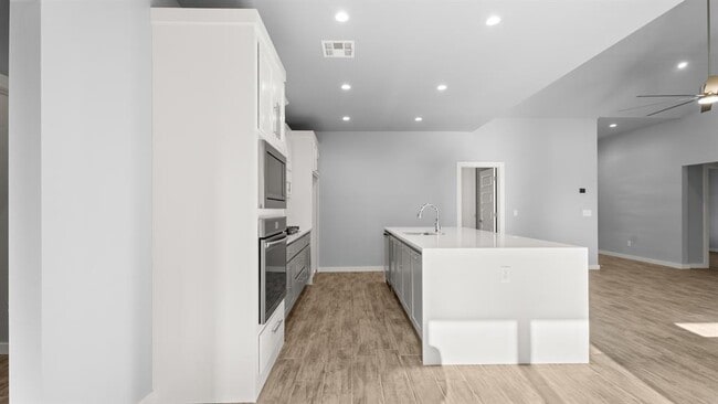 Building Photo - 17857 Salem Rd