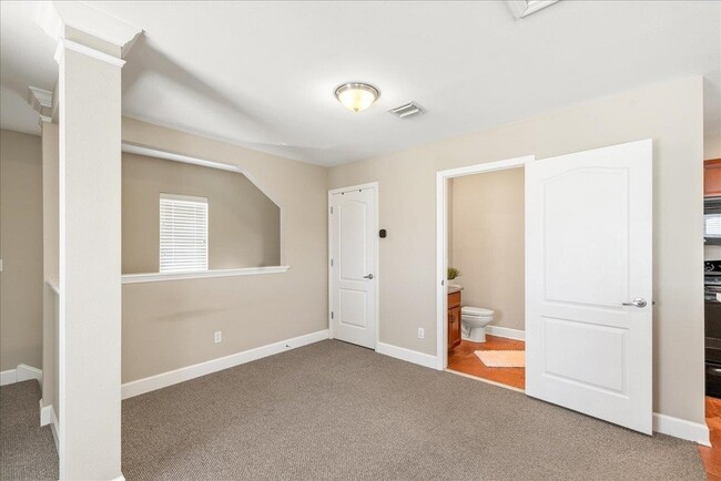 Building Photo - 2458 Goldenrod Wy