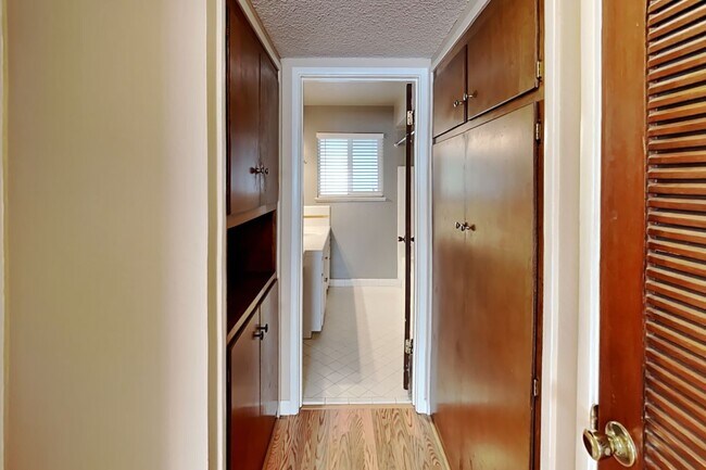 Building Photo - 10251029wo