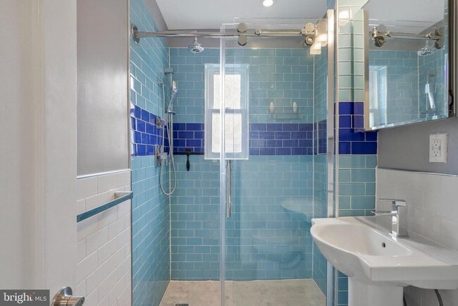 Building Photo - 3030 Manning St