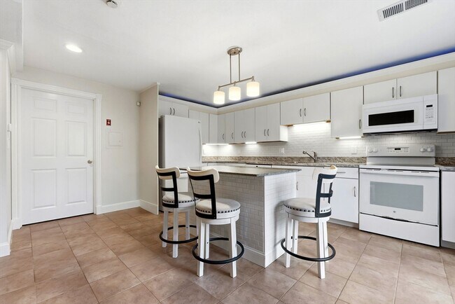 Building Photo - 5 St Anthonys Ln
