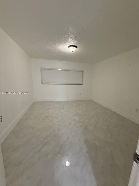 Building Photo - 9367 Fontainebleau Blvd