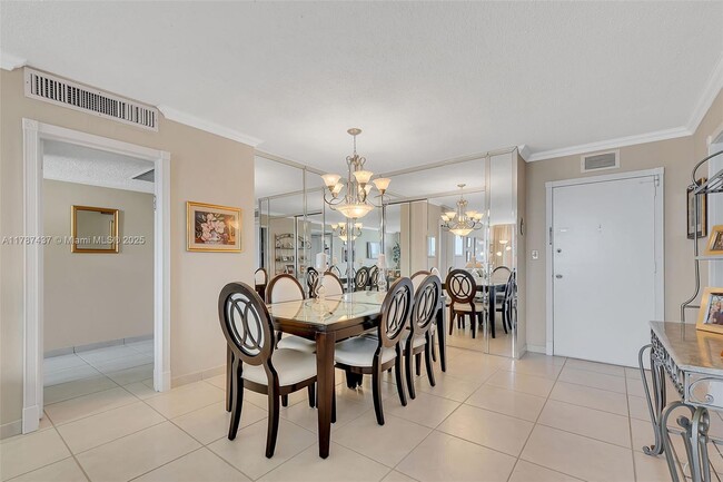 Building Photo - 3140 S Ocean Dr