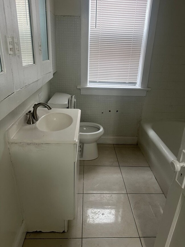 Building Photo - 3243 Delor St