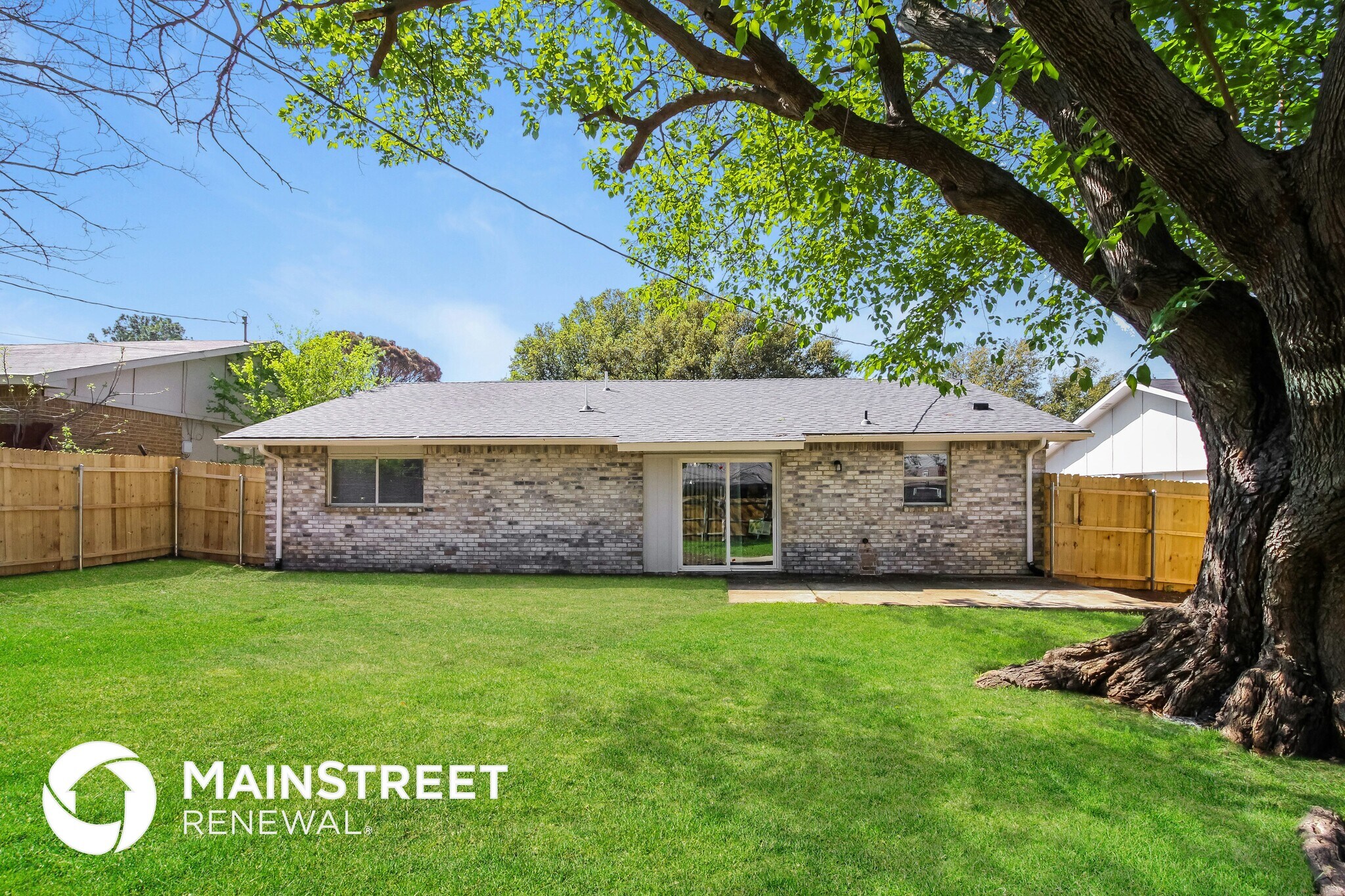Building Photo - 1237 Hillwood Dr