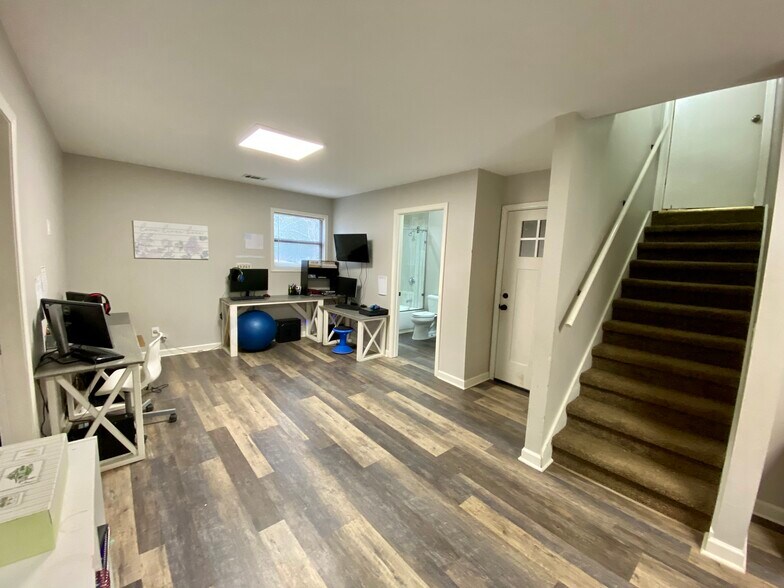 Building Photo - 1095 Mountain Springs Dr NW