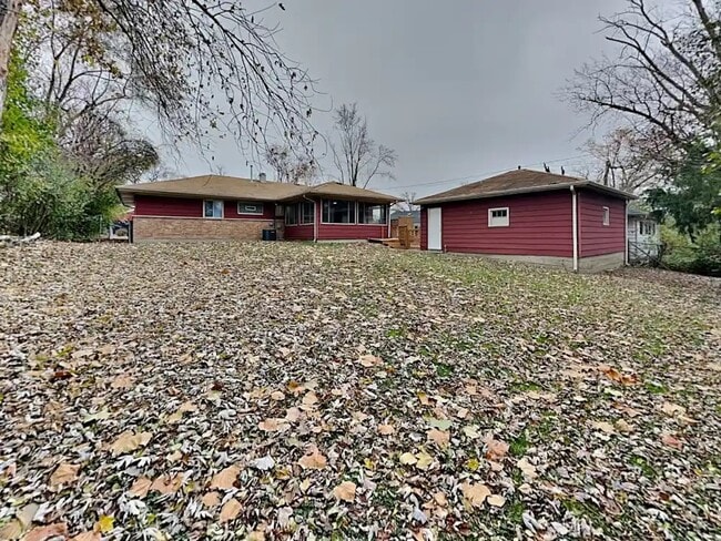 Building Photo - 112 Nashua St