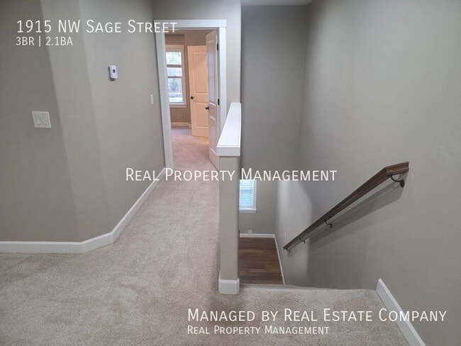 Building Photo - 1915 NW Sage St