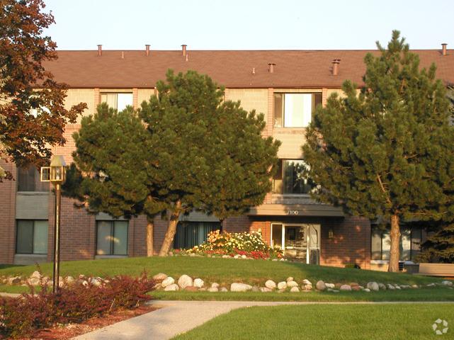 Primary Photo - Riverwood Court Apartments