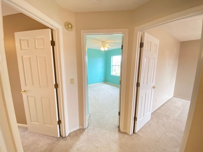 Building Photo - 3708 Molona Dr