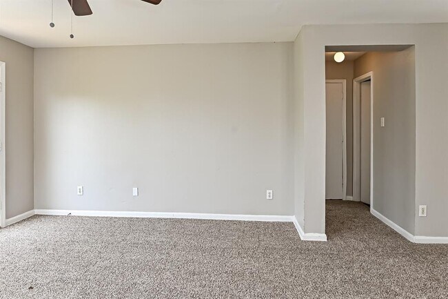 Building Photo - 8134 Old Maple Ln