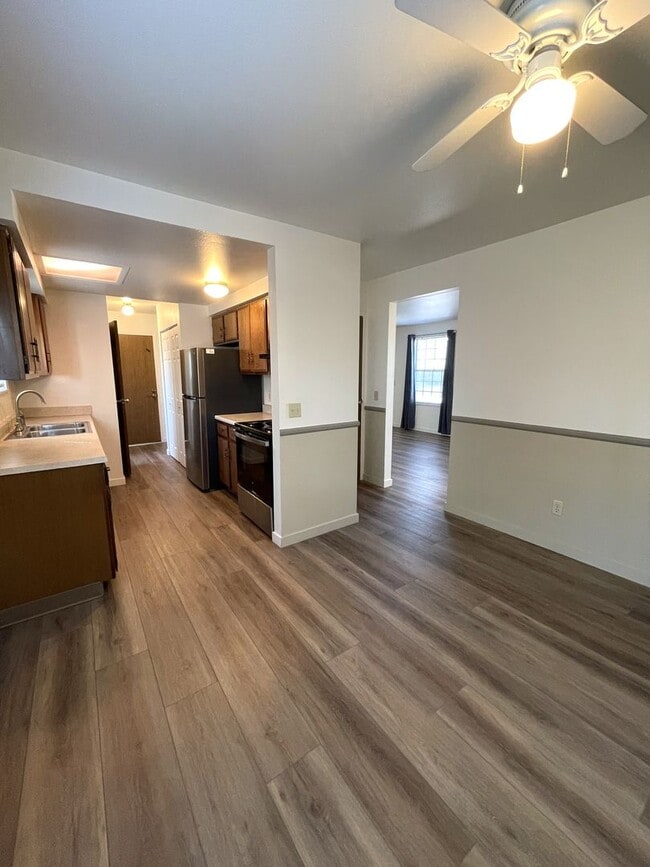 Building Photo - Beautiful 3-Bedroom, 3-Bath Home With Grea...