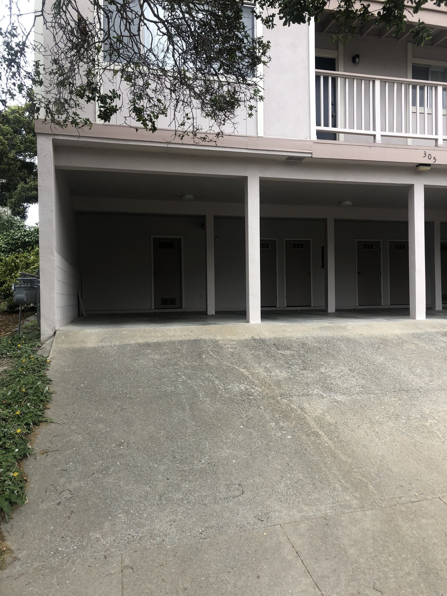 Parking, Laundry, Storage Rooms - 305 19th St