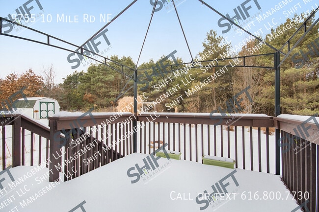 Building Photo - 9755 10 Mile Rd NE